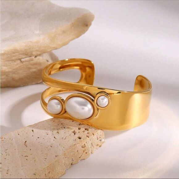 Gold and White Cuff Bracelet N921 - Picture 1 of 5